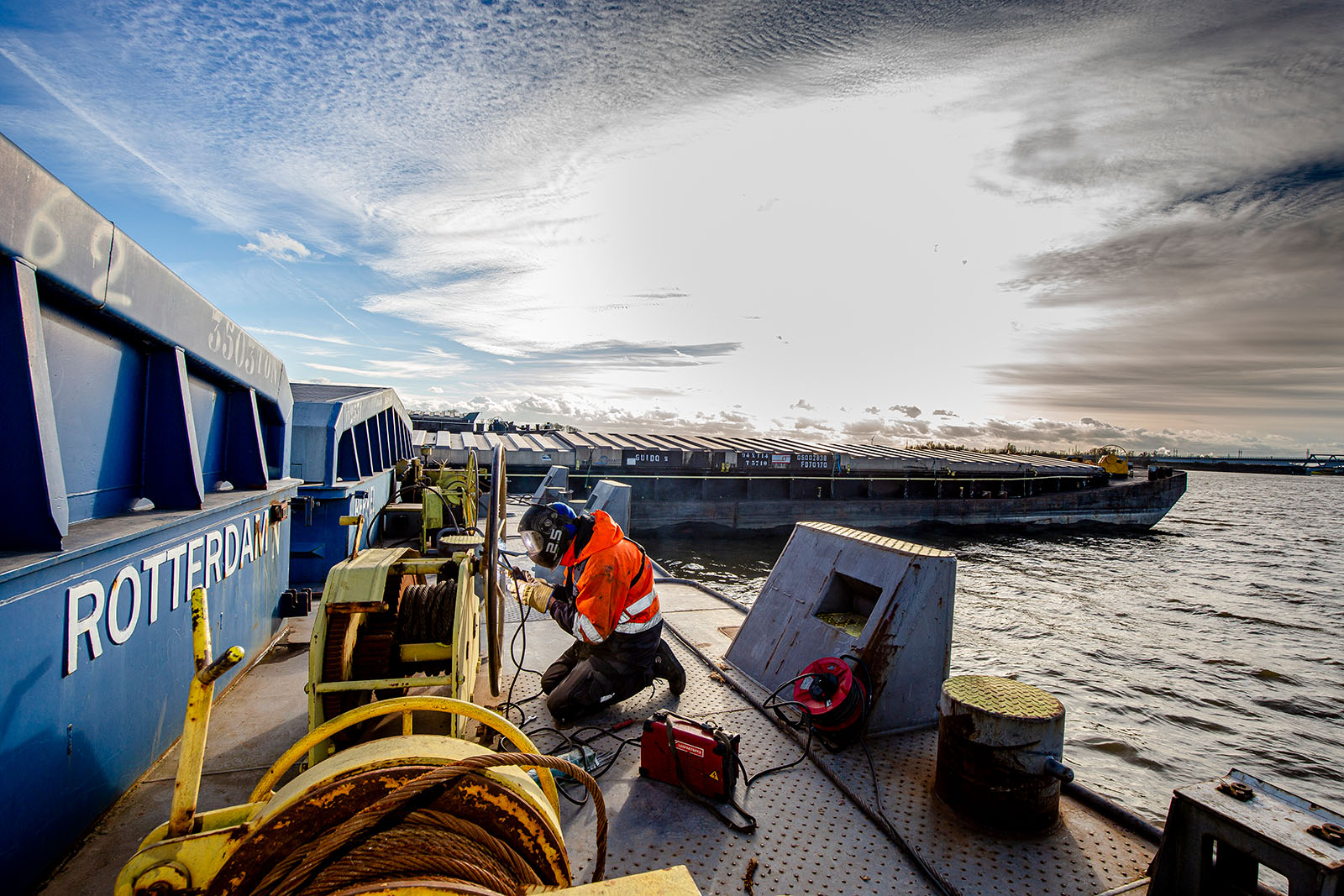 rederij de jong, duwvaart, binnenvaart, metalen, recycling