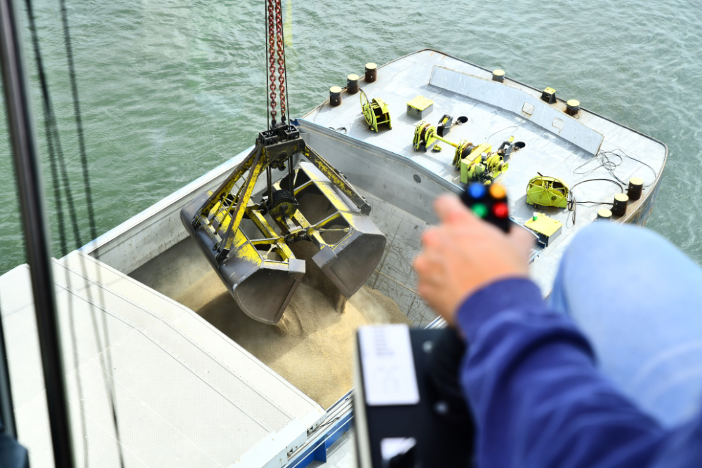 de jong shipping group, terminal, droge lading, laden en lossen, agentschappen, agencies