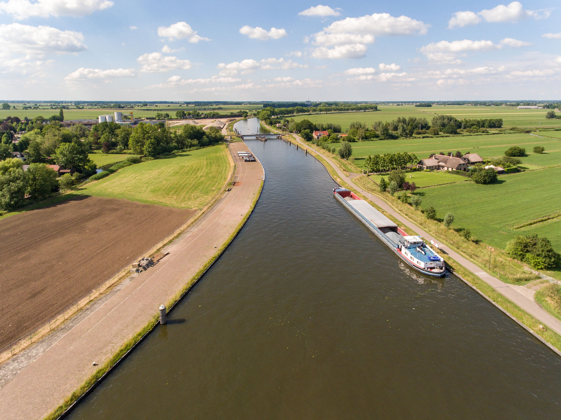kunstmest, zouten, de jong shipping, mineralen, duwvaart, binnenvaart