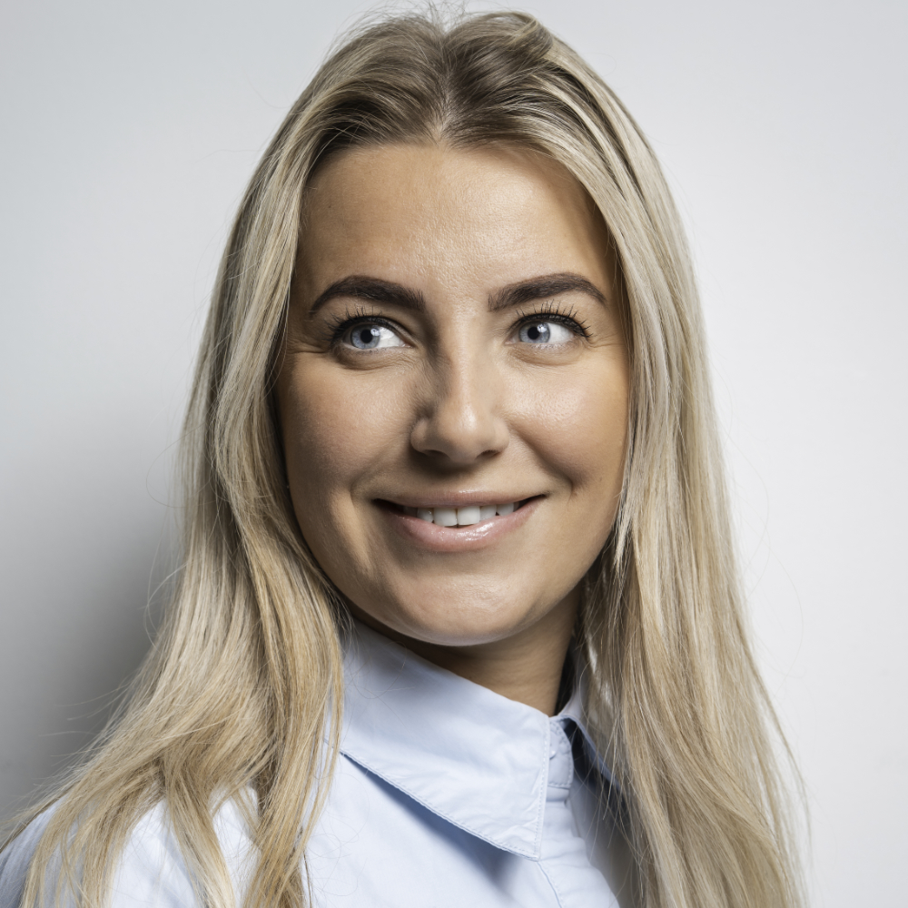 carmen blaauw, financieel administratief medewerkster, rederij de jong, de jong shipping